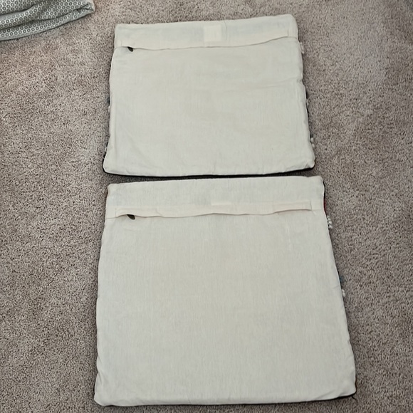 Loloi Pillow Cover, 22" x 22" - Picture 3 of 3